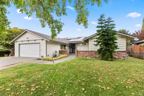 833 Tobin Dr, Vallejo, CA 94589 photo 2