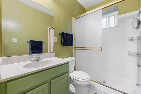 Bath - 436 Temple Way, Vallejo, CA 94591 photo 6 of 6