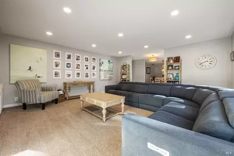 Living - 436 Temple Way, Vallejo, CA 94591 photo 2 of 3