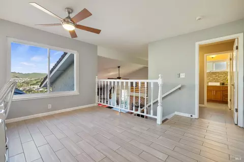 Entry Way - 436 Temple Way, Vallejo, CA 94591 photo 5 of 17