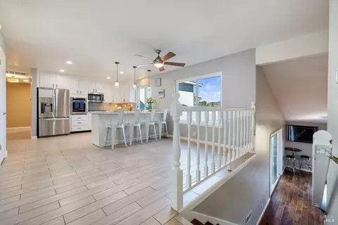 Entry Way - 436 Temple Way, Vallejo, CA 94591 photo 6 of 17