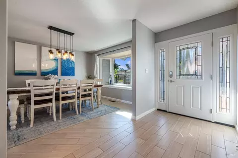Entry Way - 436 Temple Way, Vallejo, CA 94591 photo 3 of 17