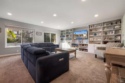 Living - 436 Temple Way, Vallejo, CA 94591 photo 1 of 3