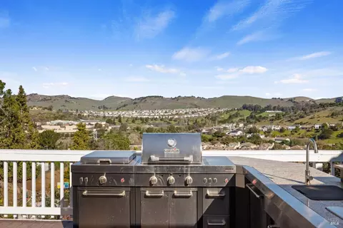 Exterior - 436 Temple Way, Vallejo, CA 94591 photo 9 of 14