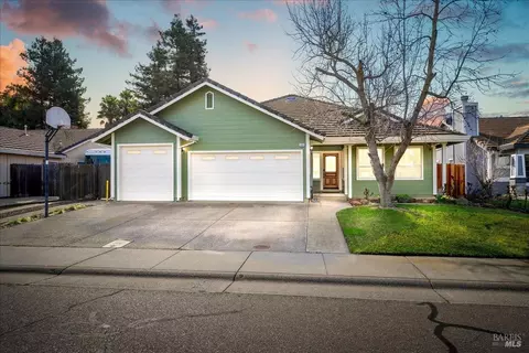 1565 Ingrid Dr, Dixon, CA 95620 photo 1