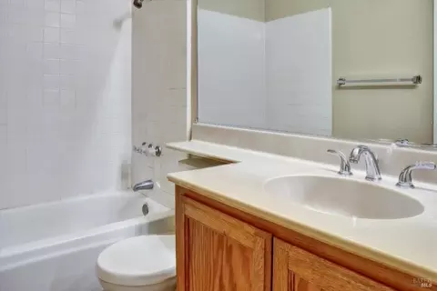 342 Zachary Dr, Vacaville, CA 95687 photo 9