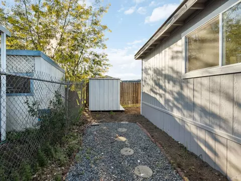 12 Evergreen Ave, Windsor, CA 95492 photo 5