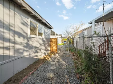 12 Evergreen Ave, Windsor, CA 95492 photo 6