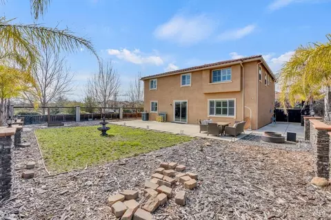 Exterior - 1456 Couples Cir, Fairfield, CA 94533 photo 10 of 16