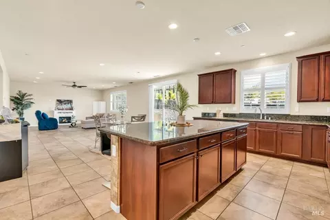 Kitchen - 1456 Couples Cir, Fairfield, CA 94533 photo 3 of 4