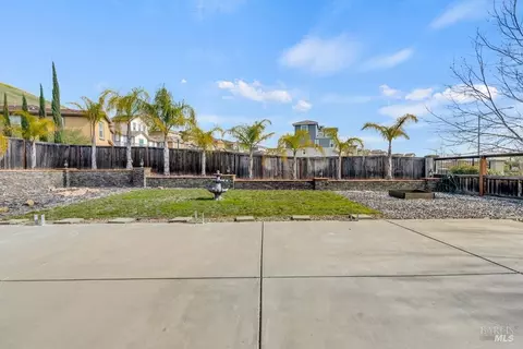 Exterior - 1456 Couples Cir, Fairfield, CA 94533 photo 6 of 16