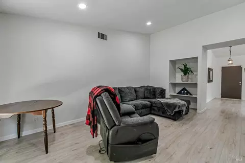 136 Evelyn Cir, Vallejo, CA 94589 photo 11