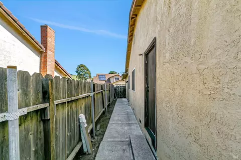 136 Evelyn Cir, Vallejo, CA 94589 photo 33