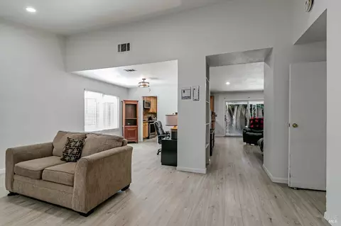136 Evelyn Cir, Vallejo, CA 94589 photo 10