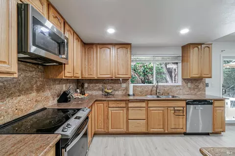 136 Evelyn Cir, Vallejo, CA 94589 photo 14