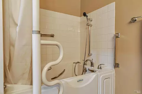 136 Evelyn Cir, Vallejo, CA 94589 photo 27
