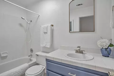 Bath - 255 Boulderidge Ct, Vacaville, CA 95688 photo 1 of 2