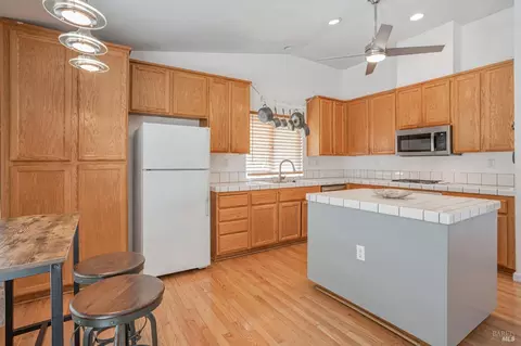 Kitchen - 255 Boulderidge Ct, Vacaville, CA 95688 photo 1 of 3