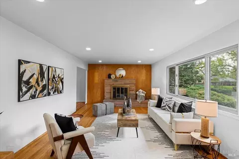 Living - 193 Jensen Ln, Windsor, CA 95492 photo 3 of 6
