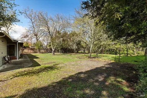Exterior - 193 Jensen Ln, Windsor, CA 95492 photo 4 of 16
