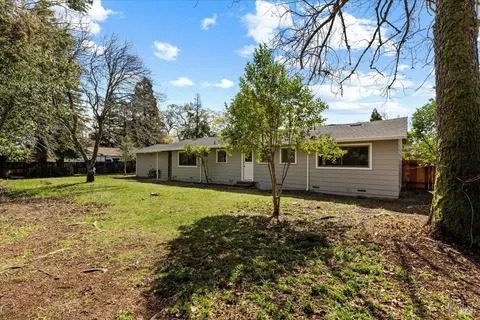Exterior - 193 Jensen Ln, Windsor, CA 95492 photo 8 of 16