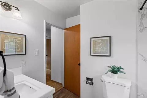 Bath - 193 Jensen Ln, Windsor, CA 95492 photo 3 of 4