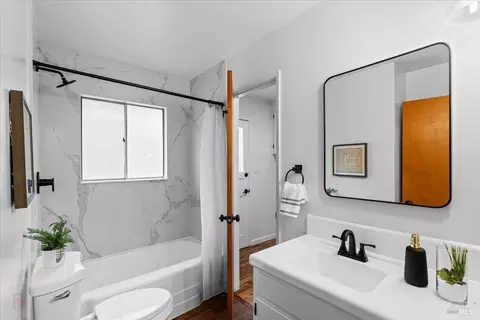 Bath - 193 Jensen Ln, Windsor, CA 95492 photo 4 of 4