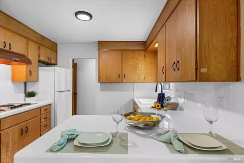 Kitchen - 193 Jensen Ln, Windsor, CA 95492 photo 6 of 8
