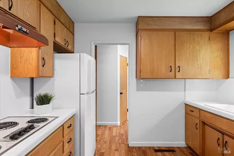 Kitchen - 193 Jensen Ln, Windsor, CA 95492 photo 1 of 8