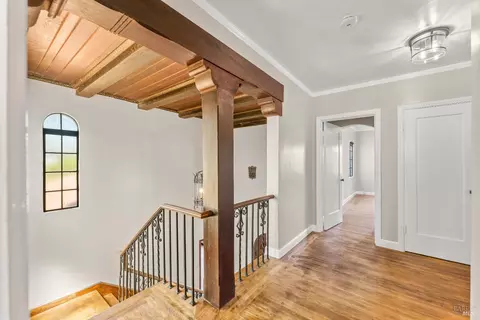 Entry Way - 290 E B St, Dixon, CA 95620 photo 8 of 10