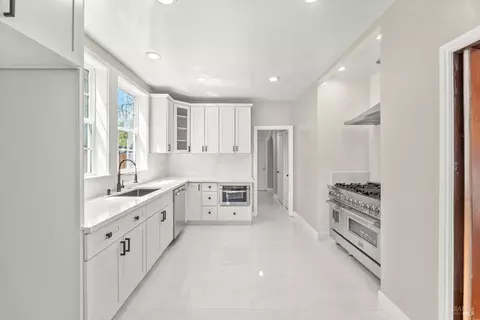 Kitchen - 290 E B St, Dixon, CA 95620 photo 2 of 5