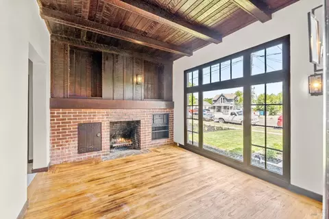 Living - 290 E B St, Dixon, CA 95620 photo 5 of 9