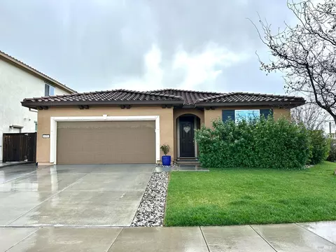 635 W Cherry St, Dixon, CA 95620 photo 1