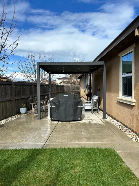 635 W Cherry St, Dixon, CA 95620 photo 46