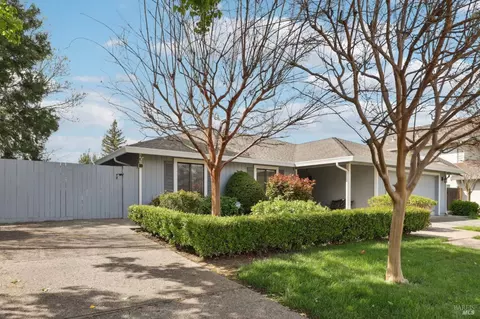 1145 Parkgreen Dr, Dixon, CA 95620 photo 2