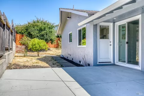 Exterior - 1004 Fulton Ave, Vallejo, CA 94591 photo 12 of 18