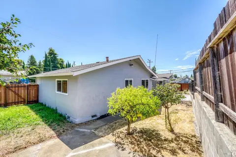 Exterior - 1004 Fulton Ave, Vallejo, CA 94591 photo 16 of 18