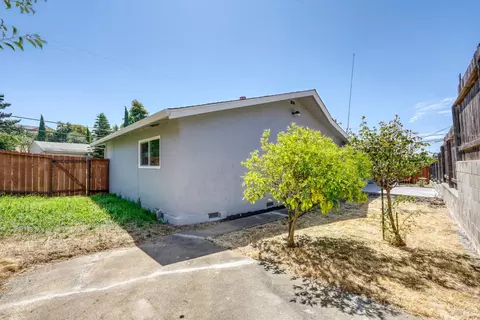 Exterior - 1004 Fulton Ave, Vallejo, CA 94591 photo 15 of 18
