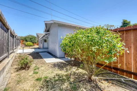Exterior - 1004 Fulton Ave, Vallejo, CA 94591 photo 9 of 18
