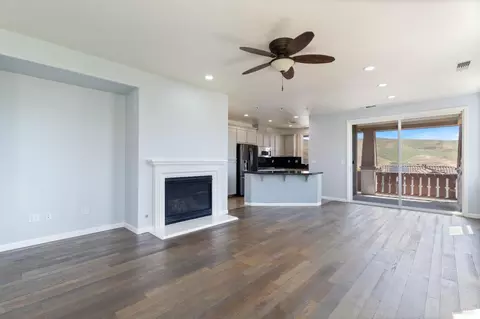 Living - 6638 Solitude Ct, Vallejo, CA 94591 photo 5 of 6
