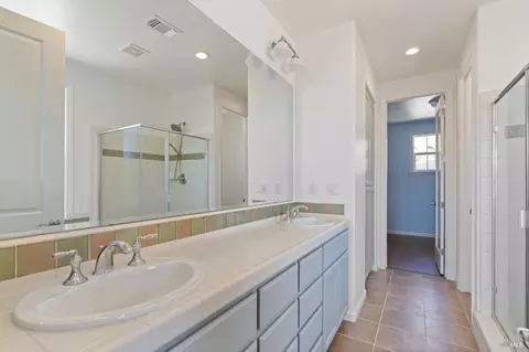 Bath - 6638 Solitude Ct, Vallejo, CA 94591 photo 5 of 6