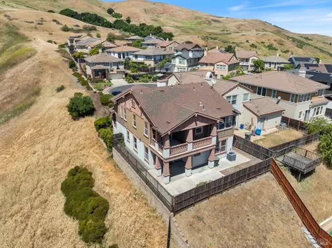 View/Area - 6638 Solitude Ct, Vallejo, CA 94591 photo 3 of 11
