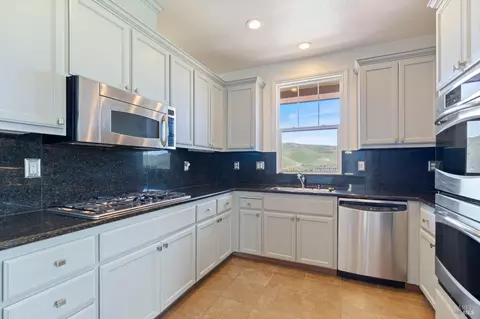 Kitchen - 6638 Solitude Ct, Vallejo, CA 94591 photo 3 of 3