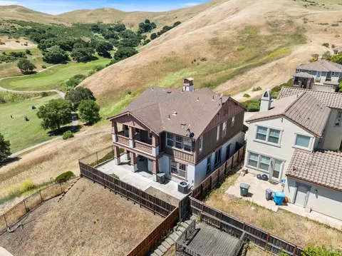 View/Area - 6638 Solitude Ct, Vallejo, CA 94591 photo 5 of 11