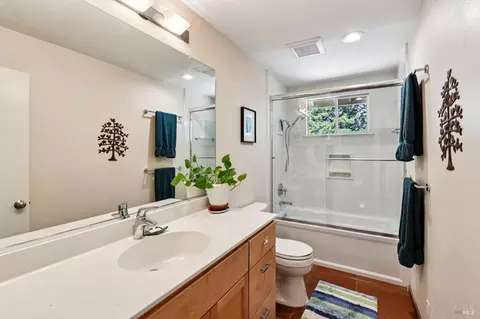 Bath - 8621 Olive School Ln, Winters, CA 95694 photo 1 of 2