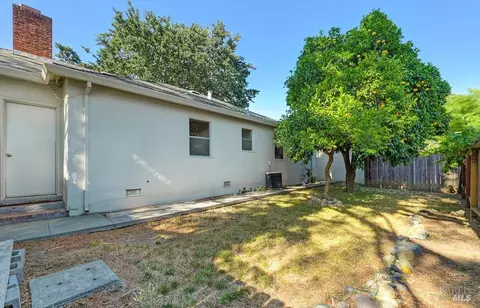 Exterior - 151 S Third St, Dixon, CA 95620 photo 6 of 12