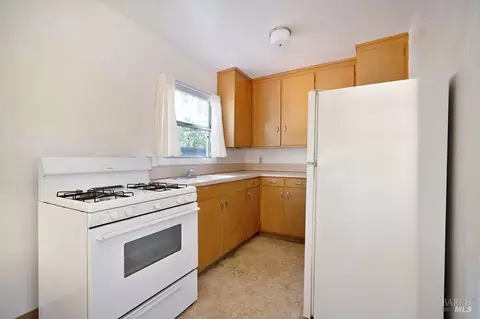 Kitchen - 151 S Third St, Dixon, CA 95620 photo 4 of 6
