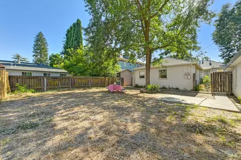 Exterior - 151 S Third St, Dixon, CA 95620 photo 9 of 12