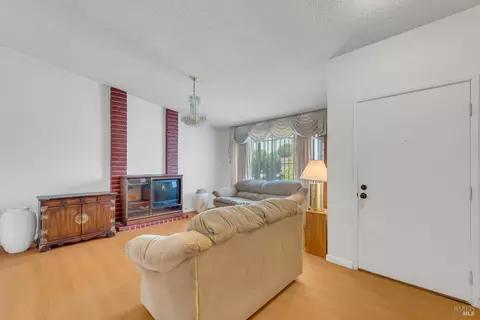 Living - 236 Evelyn Cir, Vallejo, CA 94589 photo 1 of 1