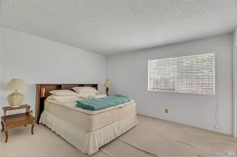 Bedroom - 236 Evelyn Cir, Vallejo, CA 94589 photo 1 of 4
